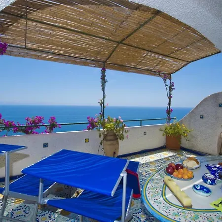 Sleeps 4 Air Con Wifi *