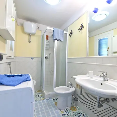 Sleeps 4 Air Con Wifi * Conca dei Marini