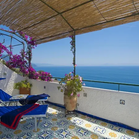 Sleeps 4 Air Con Wifi * Conca dei Marini